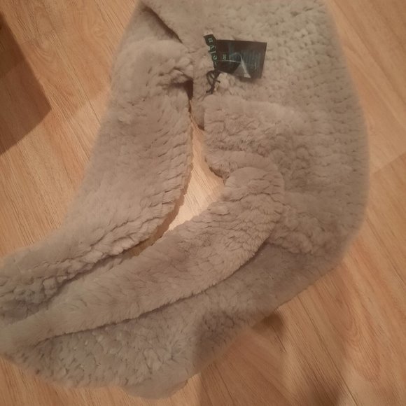 NWT Faux Fur Infinity Scarf JOCELYN in Light Grey - One size - Picture 2 of 4